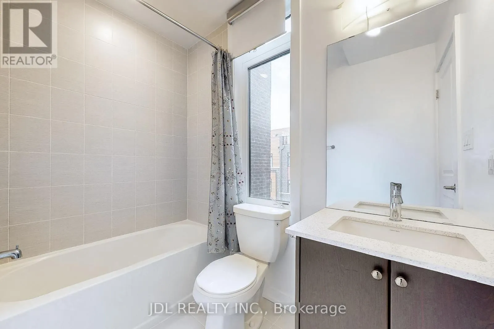 112 - 370 D RED MAPLE ROAD