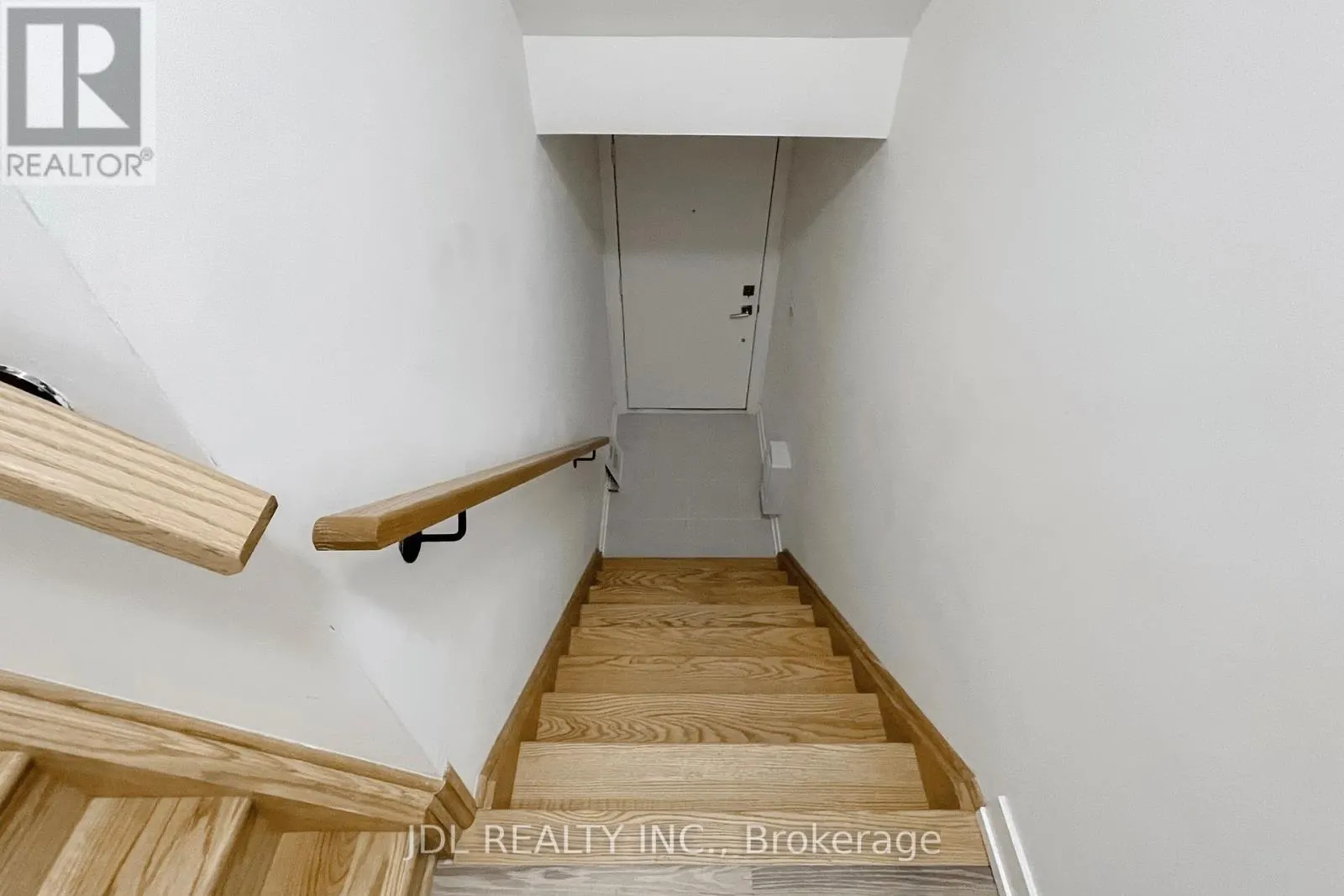 112 - 370 D RED MAPLE ROAD