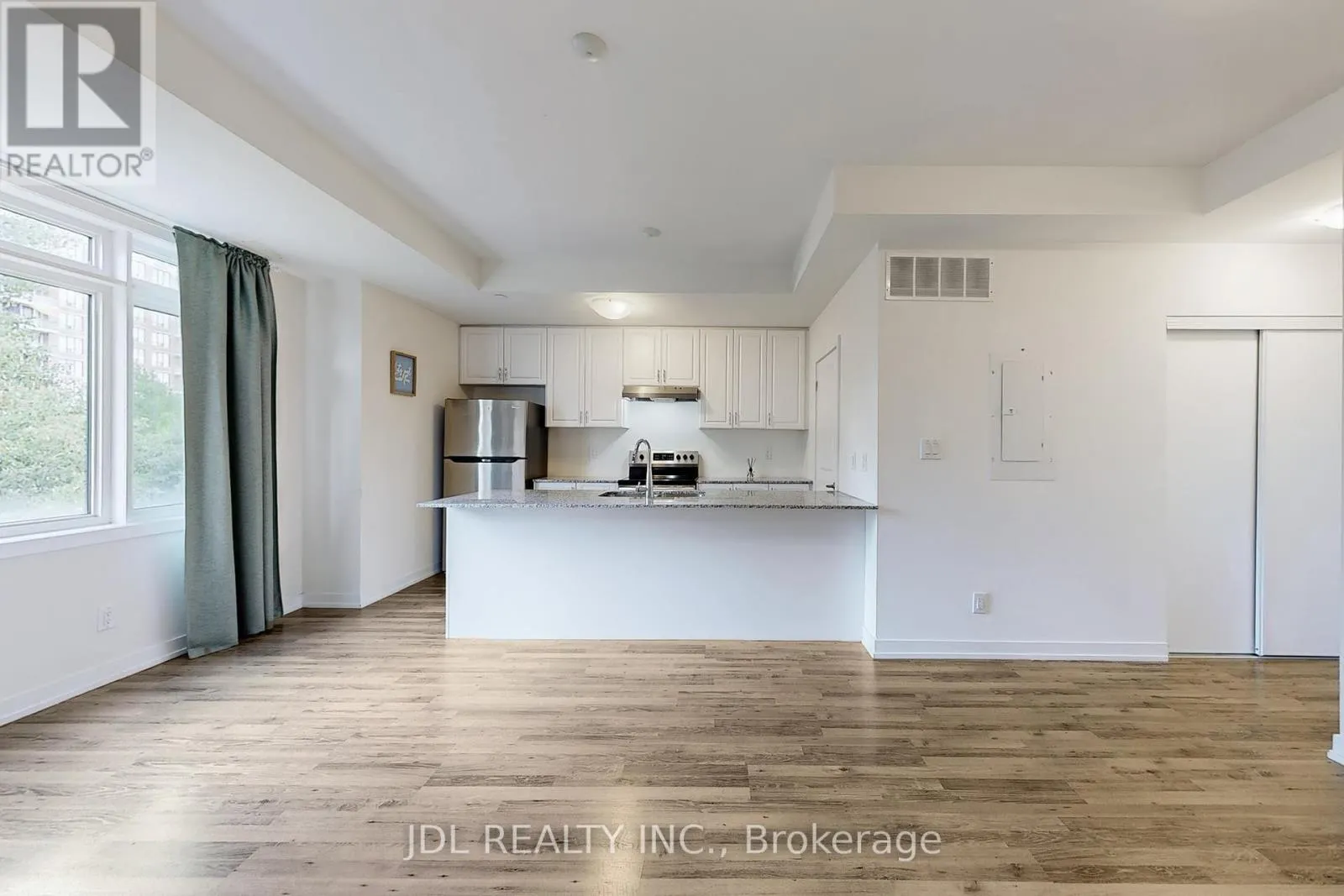 112 - 370 D RED MAPLE ROAD