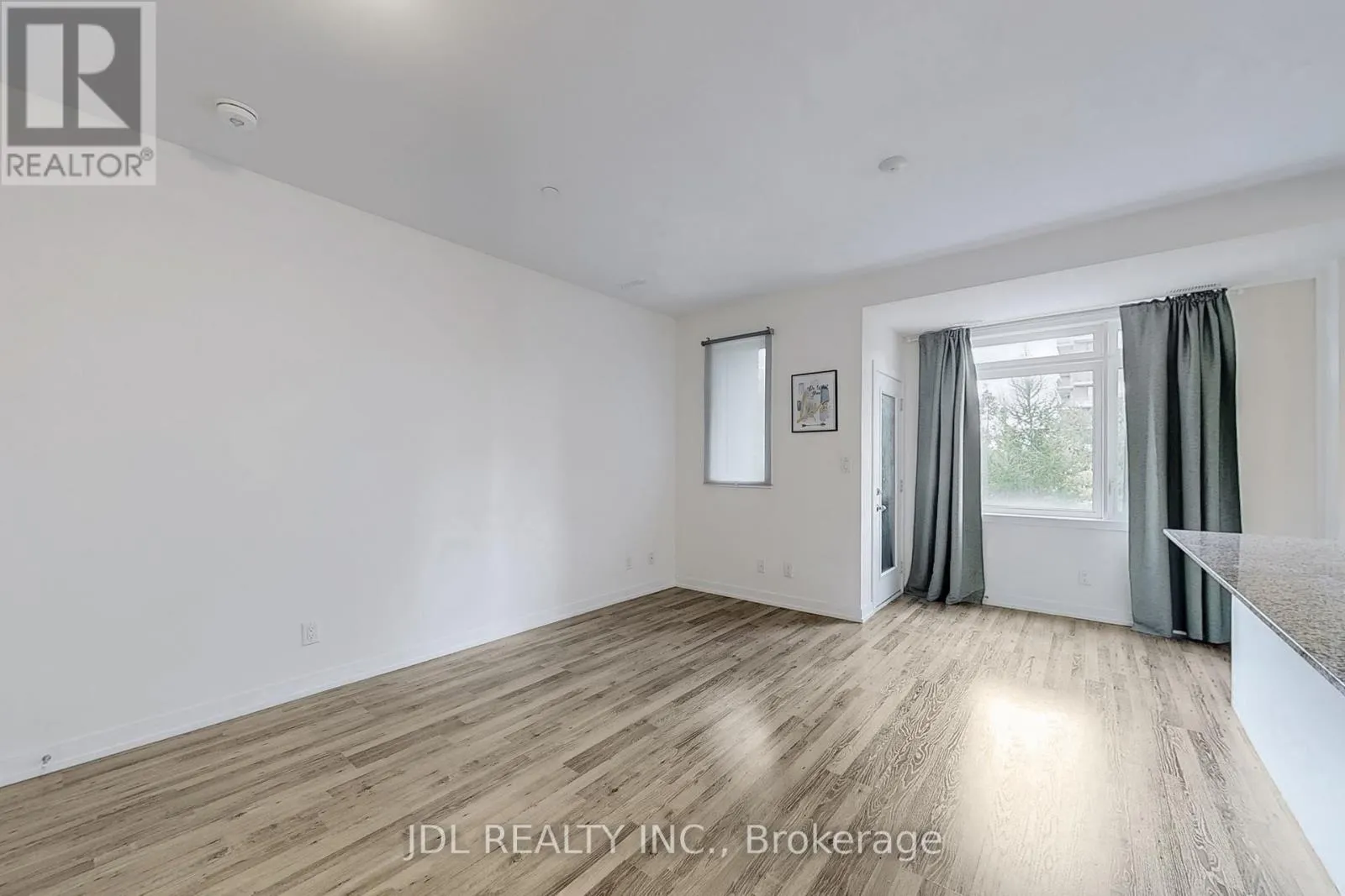 112 - 370 D RED MAPLE ROAD