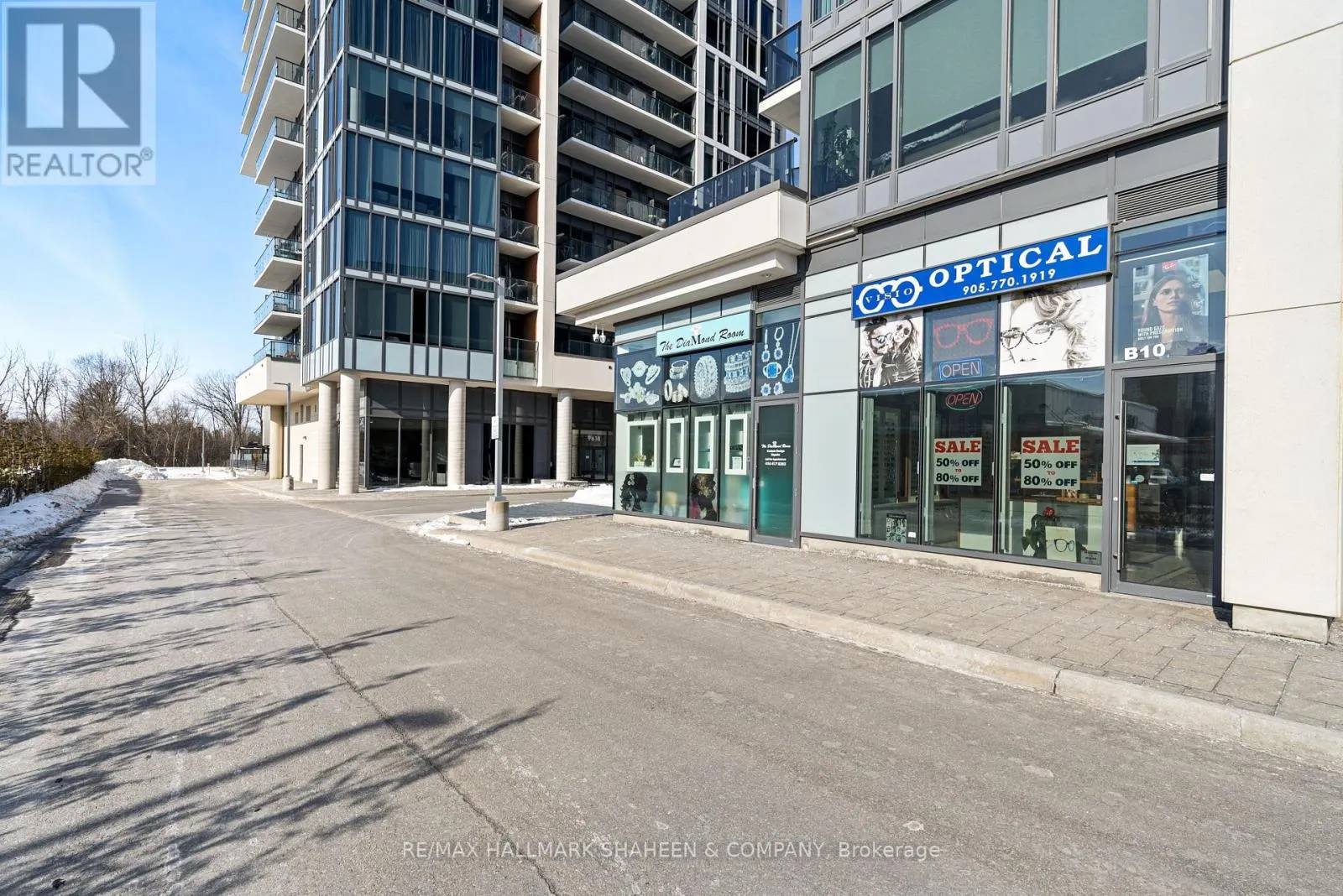 B10 - 9610 YONGE STREET