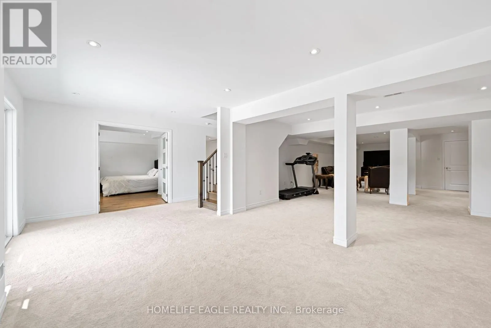 545 CLIFFORD PERRY PLACE