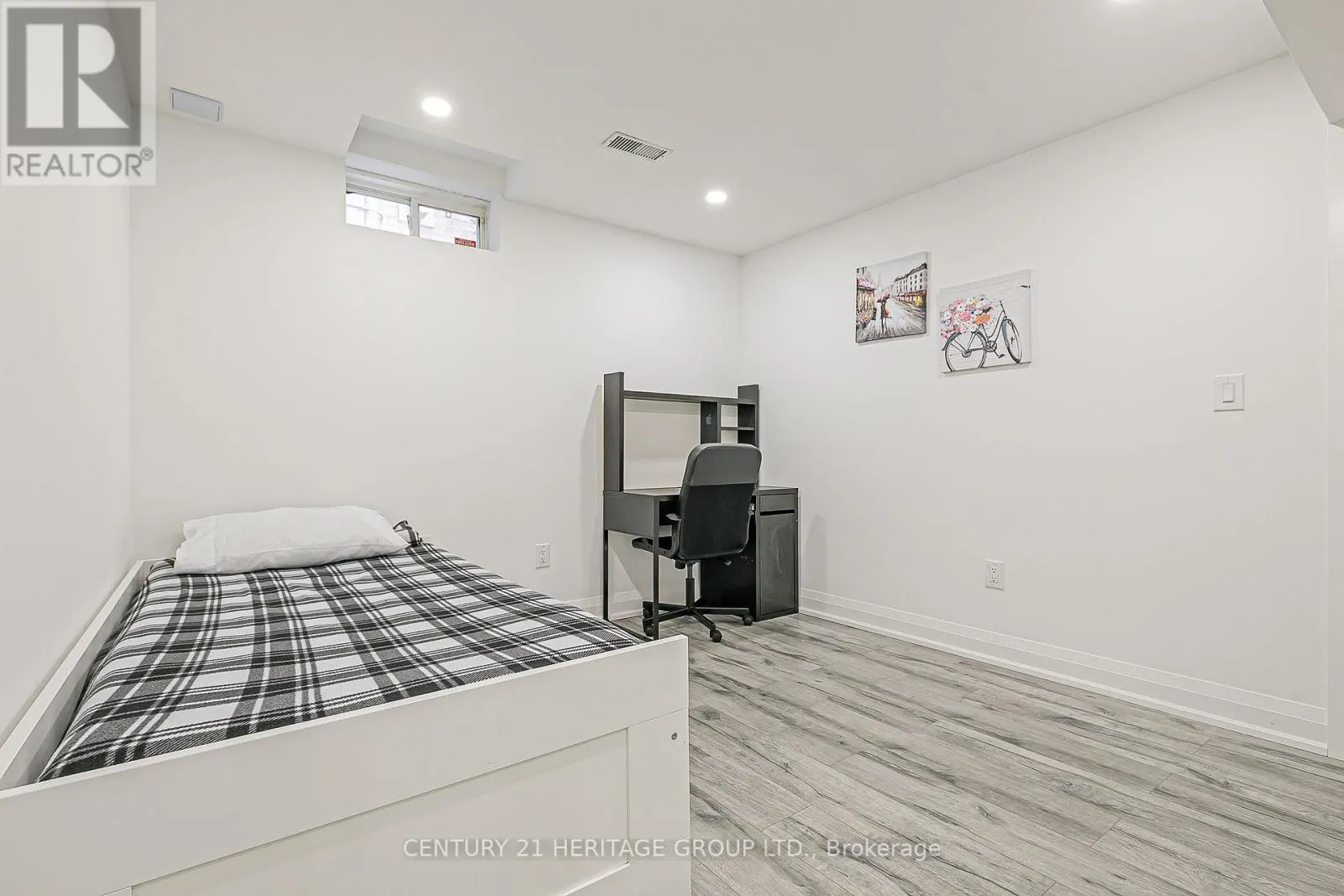 29 EMINENCE ROAD