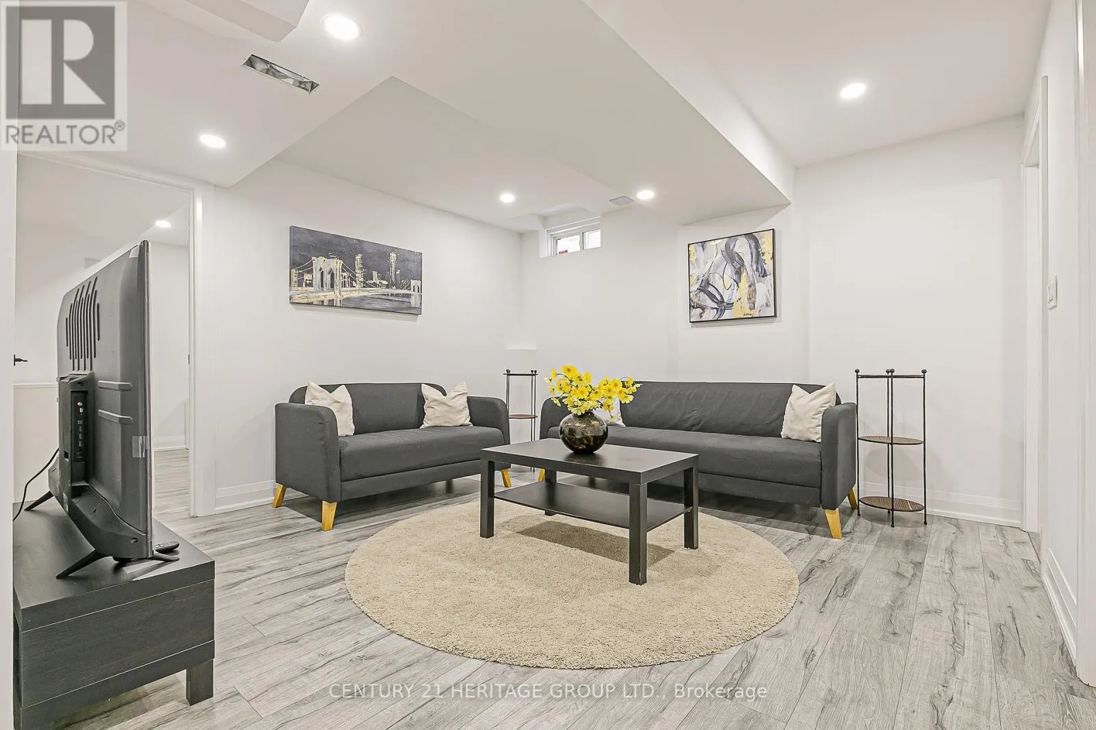29 EMINENCE ROAD
