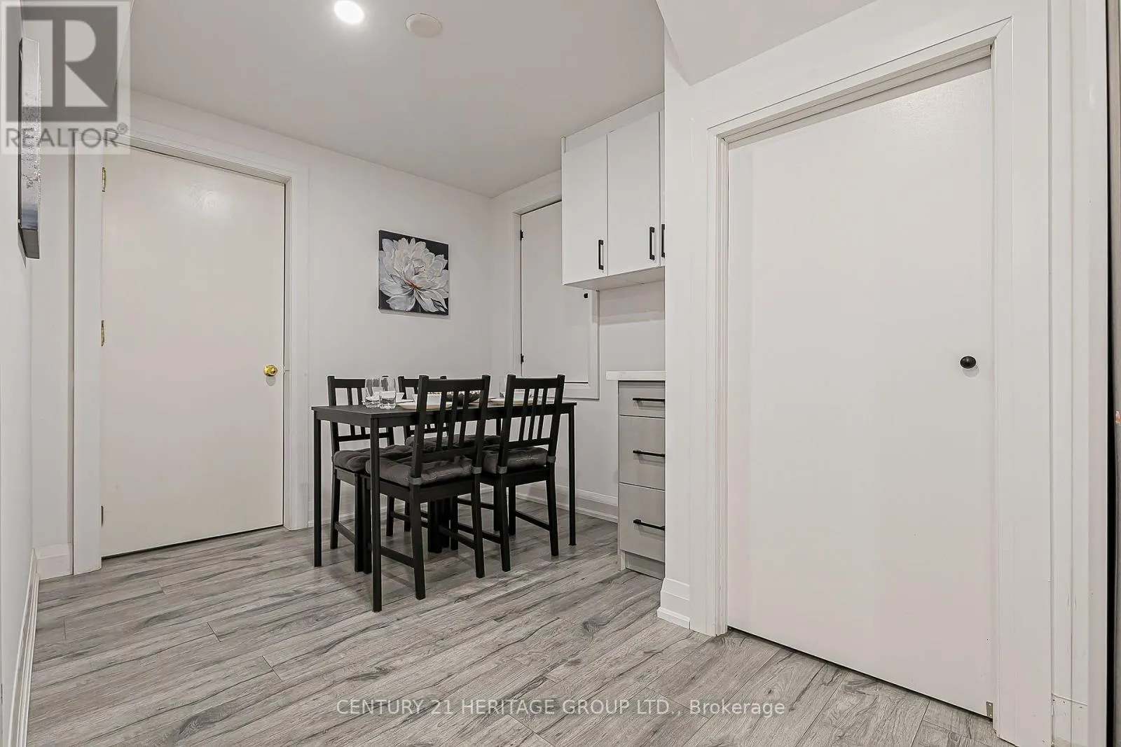29 EMINENCE ROAD