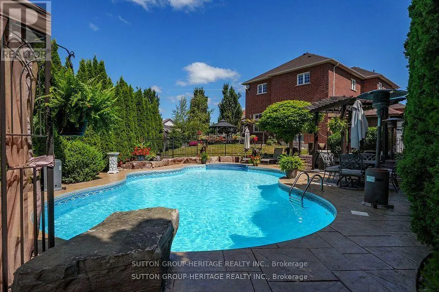 35 PONDMEDE CRESCENT