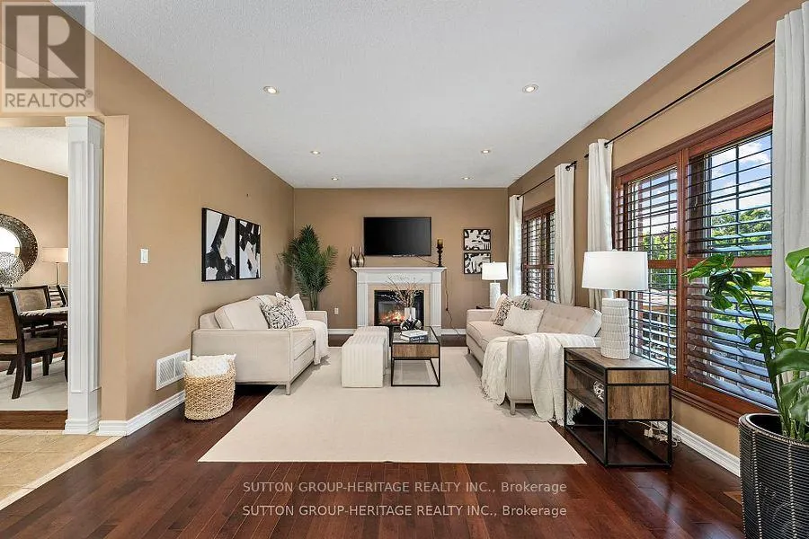 35 PONDMEDE CRESCENT