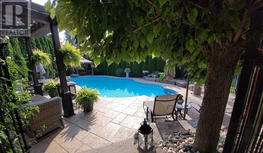 35 PONDMEDE CRESCENT