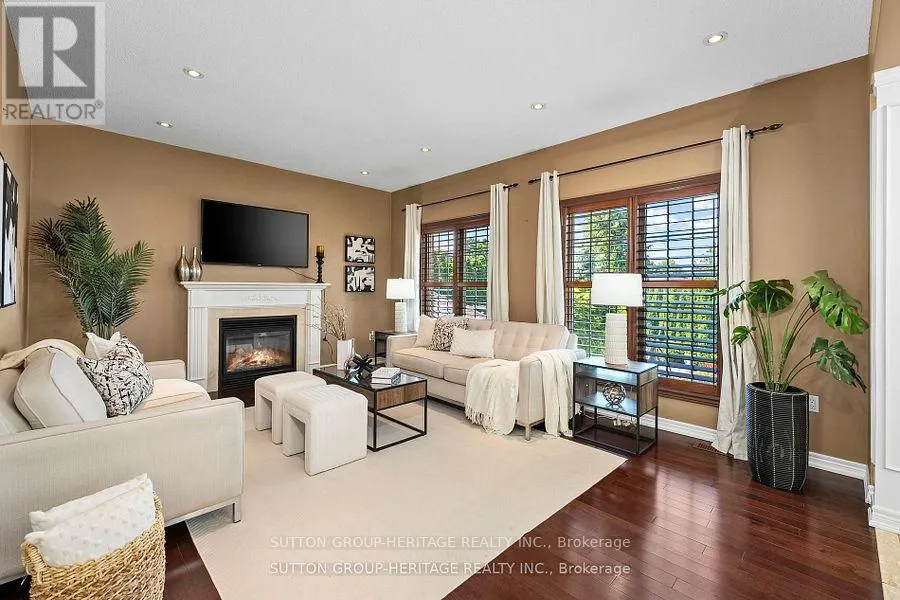 35 PONDMEDE CRESCENT