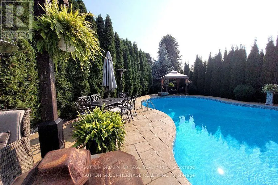 35 PONDMEDE CRESCENT