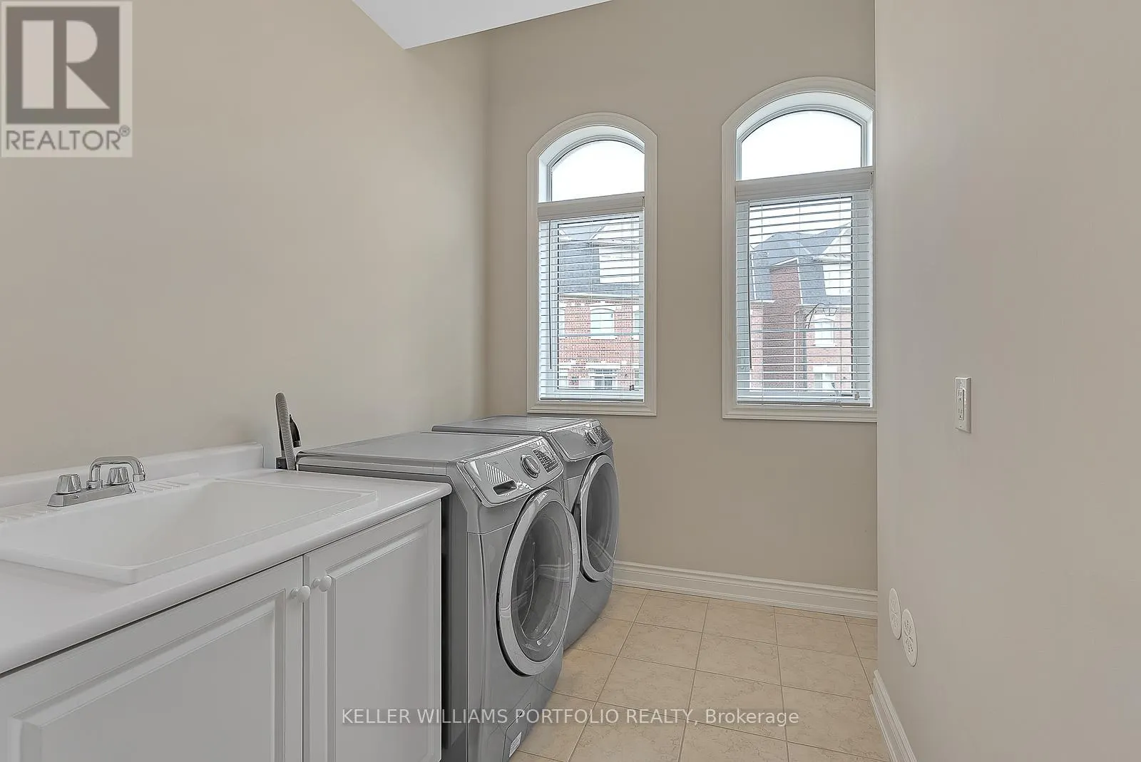 83 - 1331 MAJOR MACKENZIE DRIVE W