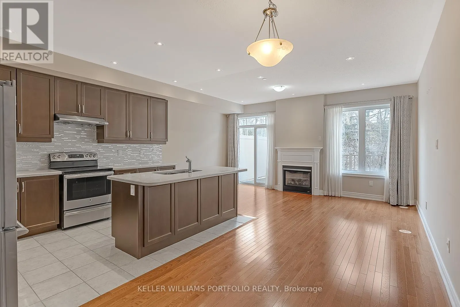 83 - 1331 MAJOR MACKENZIE DRIVE W