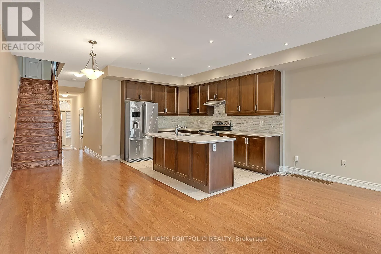 83 - 1331 MAJOR MACKENZIE DRIVE W