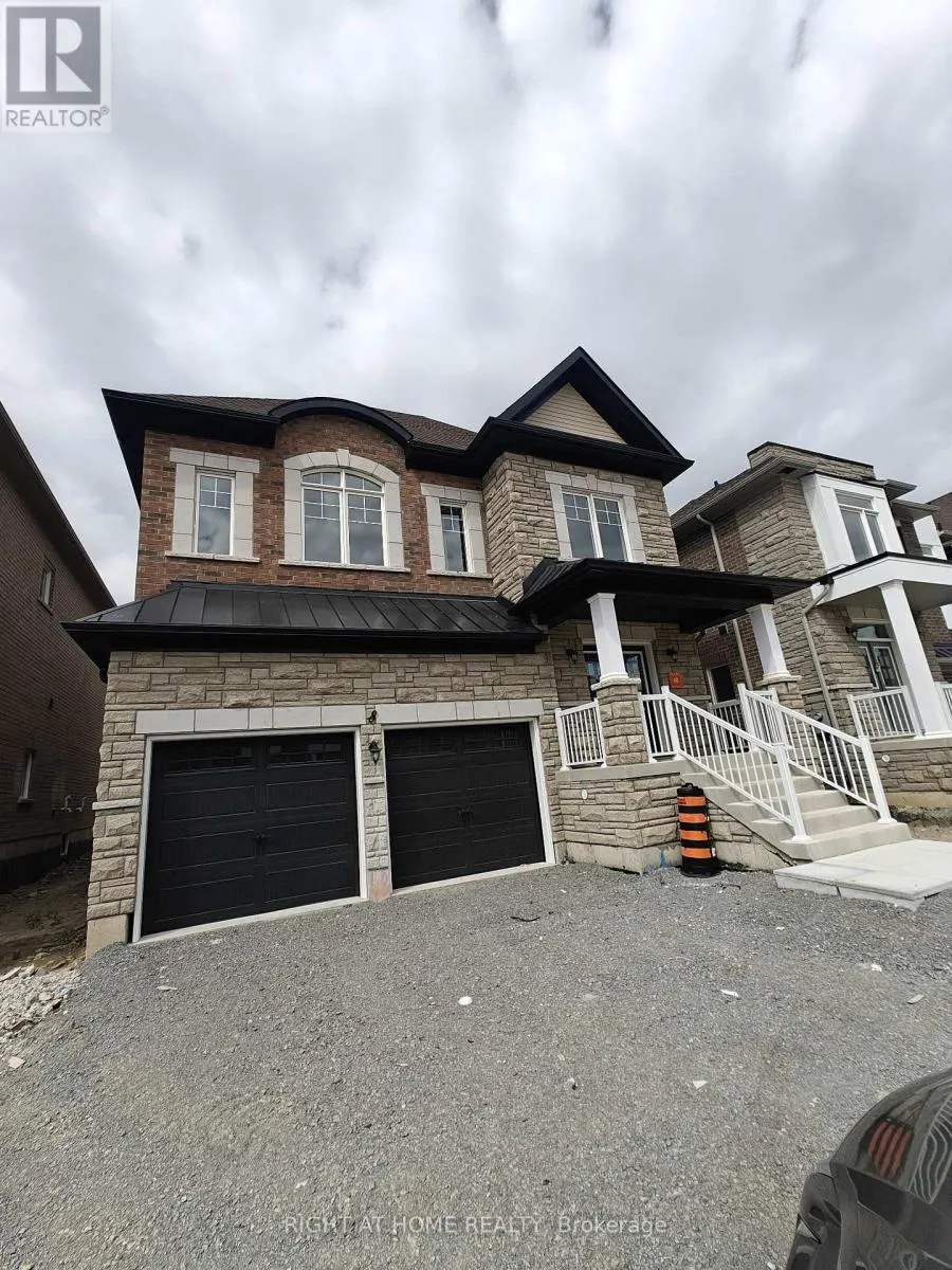 8 LA REINE AVENUE
