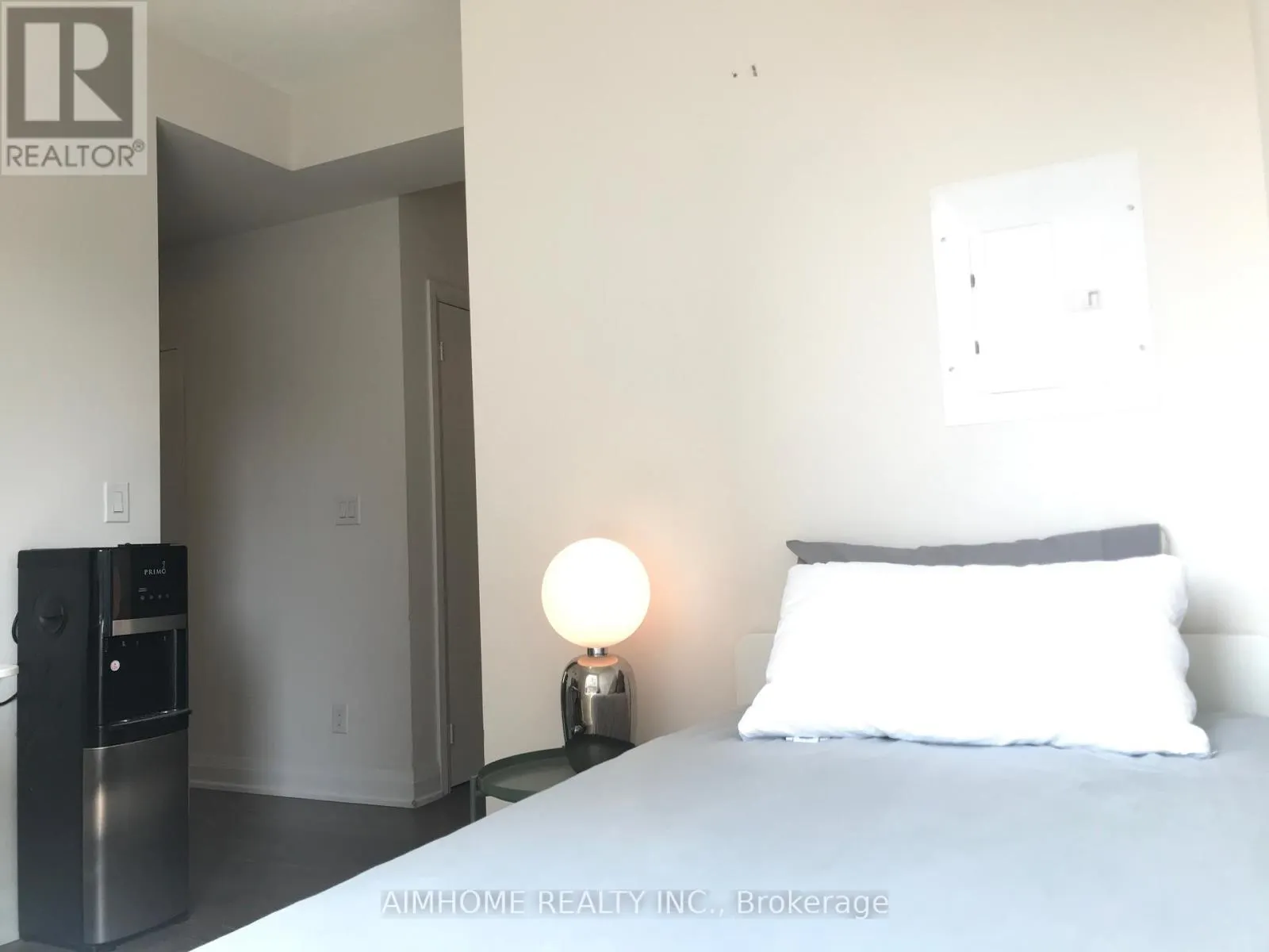 605 - 28 UPTOWN DRIVE