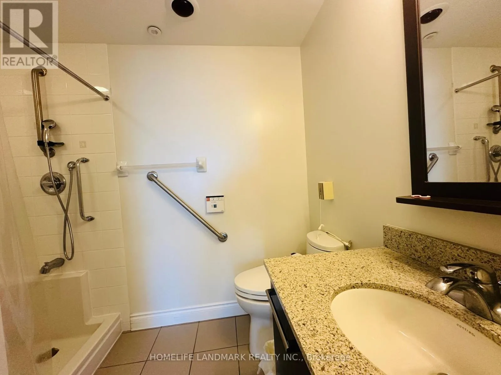 386 - 11211 YONGE STREET