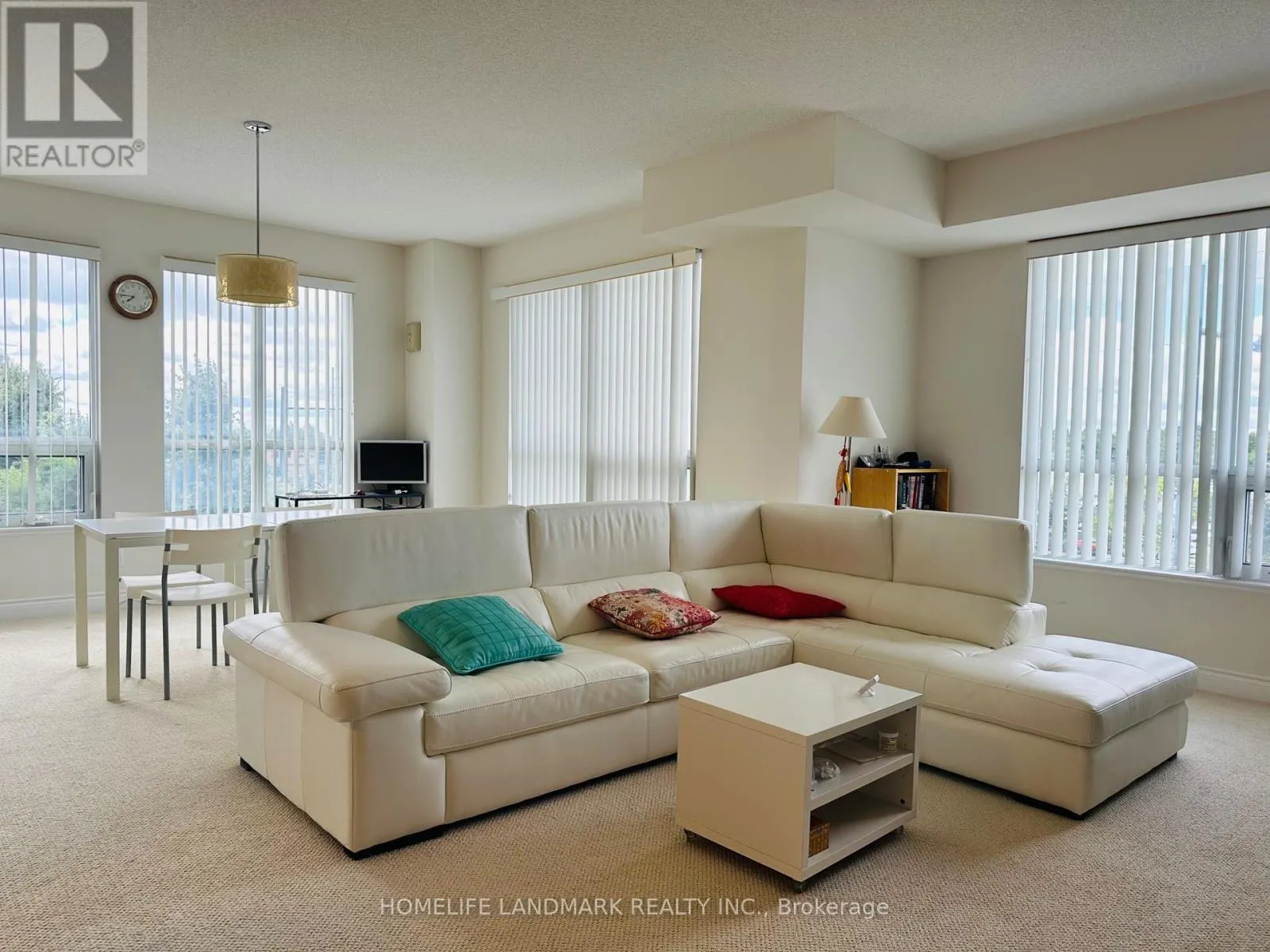 386 - 11211 YONGE STREET