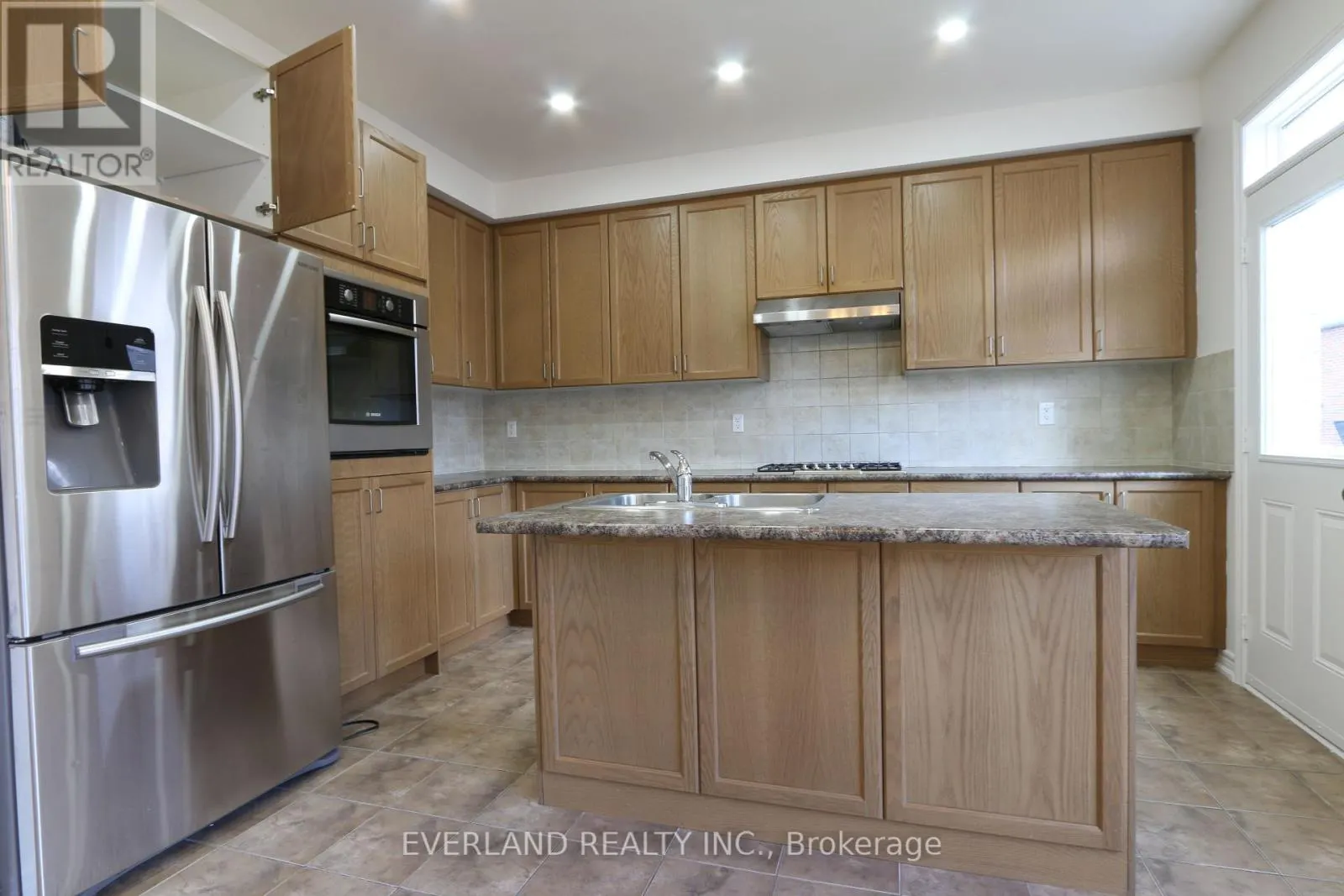 51 LUCIDA COURT