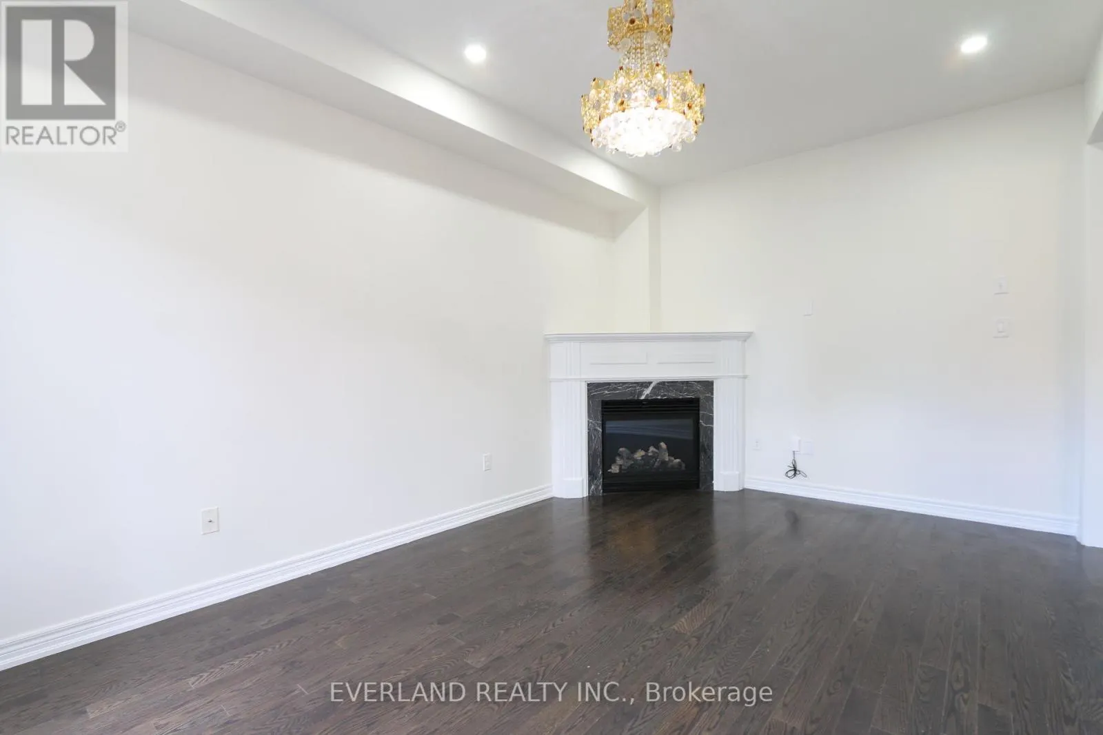51 LUCIDA COURT