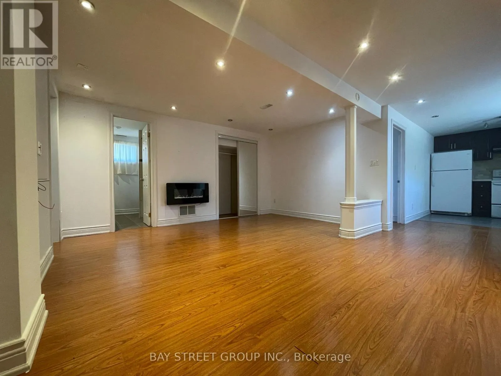 BSMT - 469 LYNETT CRESCENT