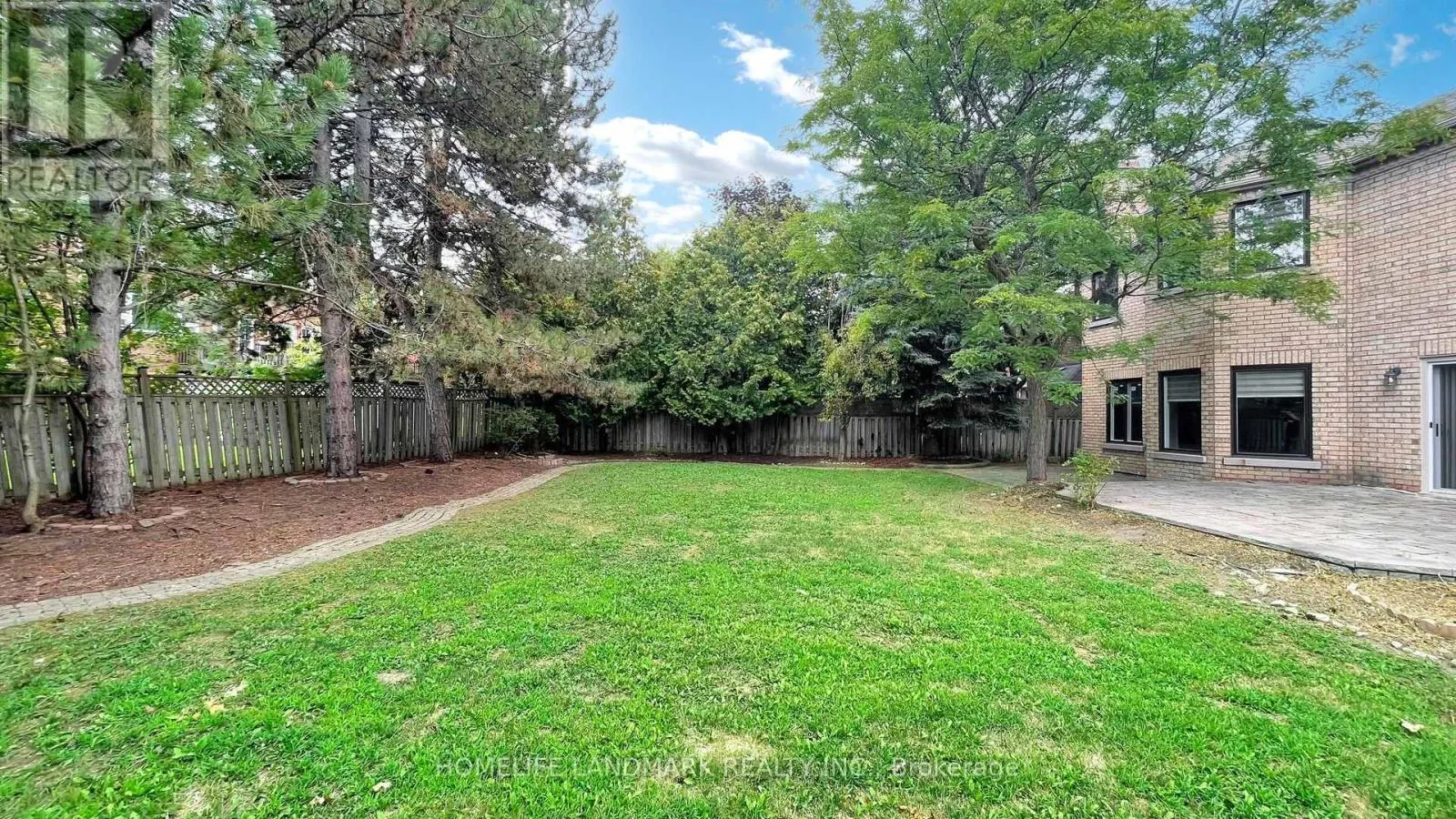 16 CRESCENTVIEW ROAD