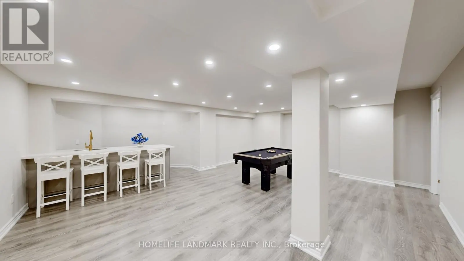 16 CRESCENTVIEW ROAD