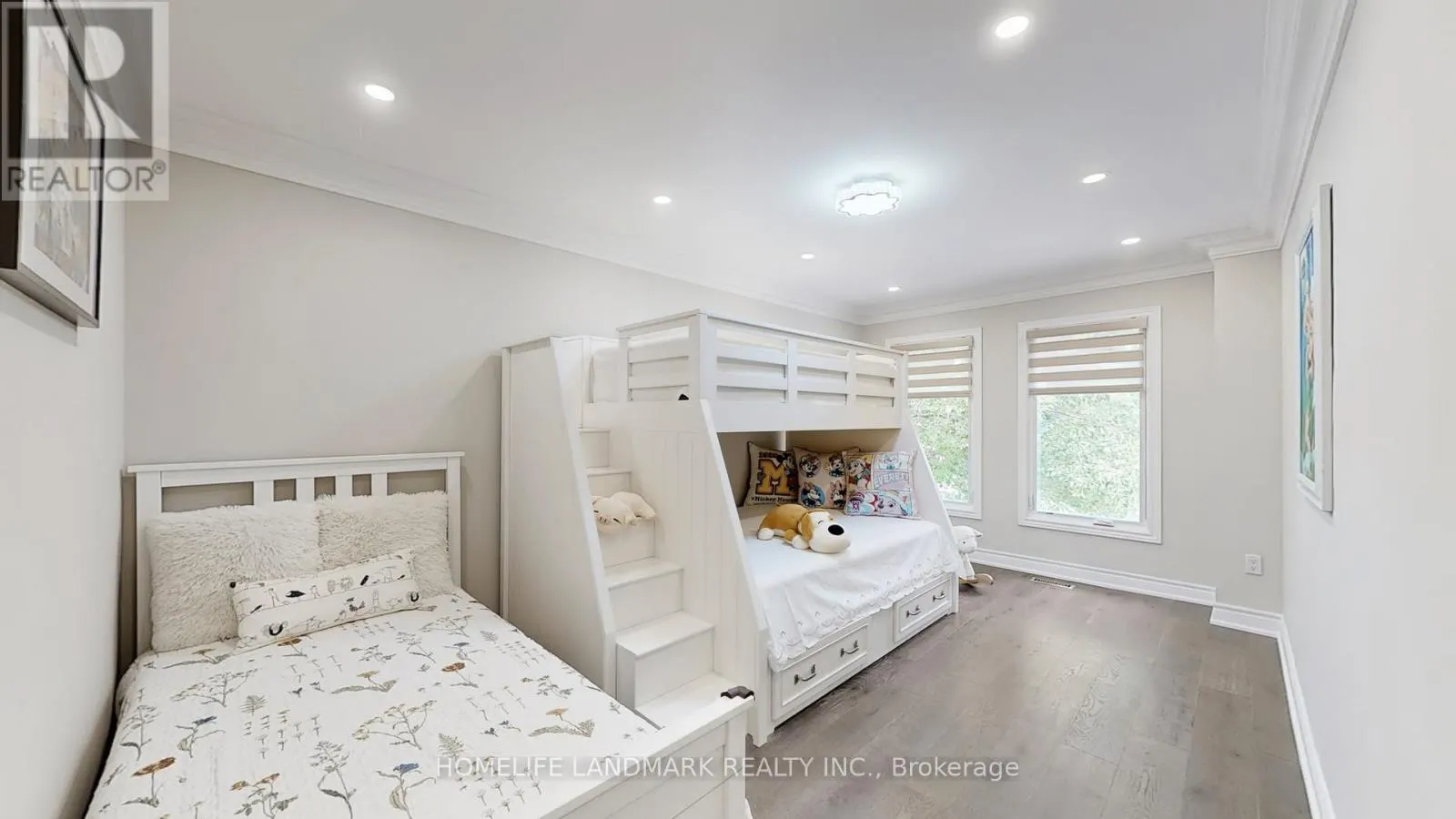 16 CRESCENTVIEW ROAD