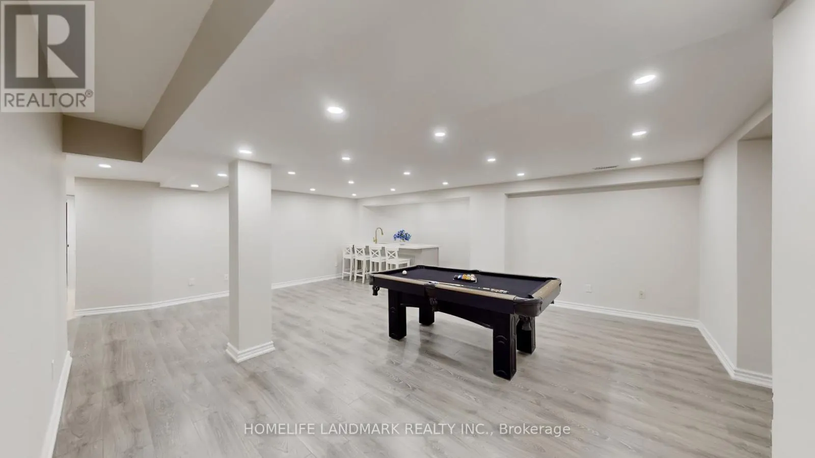 16 CRESCENTVIEW ROAD