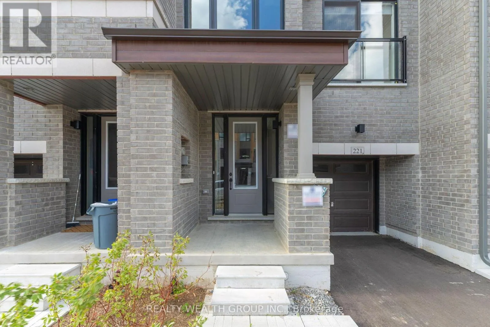 221 TENNANT CIRCLE