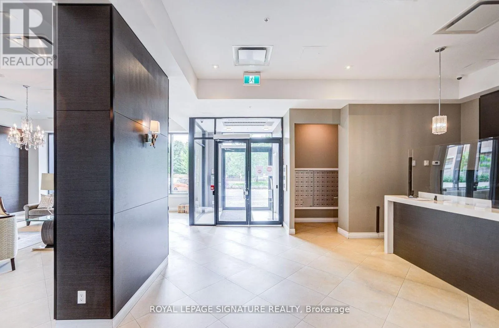 610 - 11611 YONGE STREET