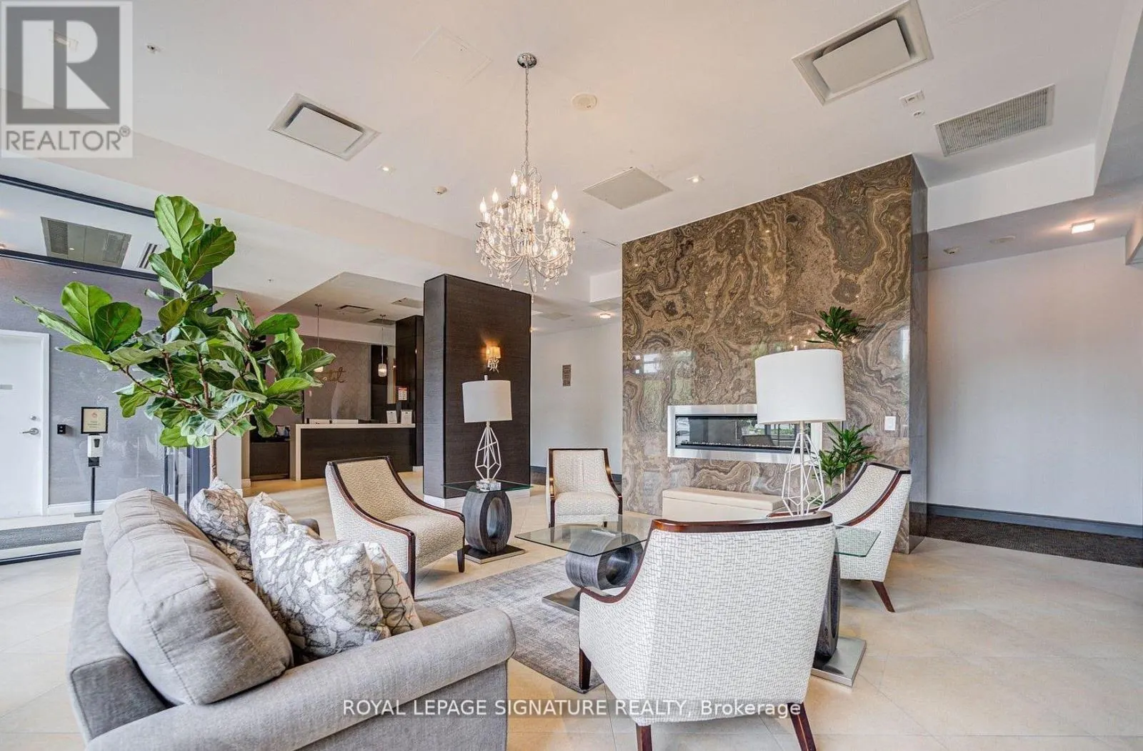 610 - 11611 YONGE STREET