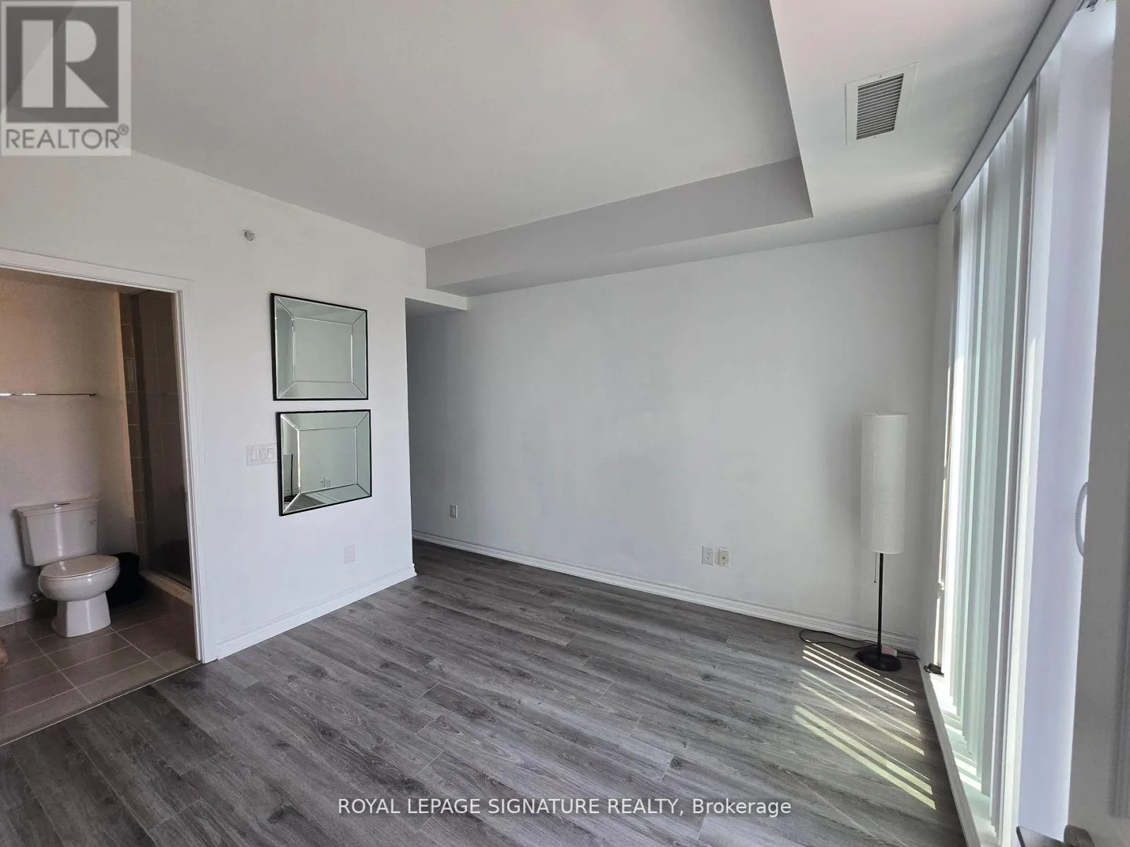 610 - 11611 YONGE STREET