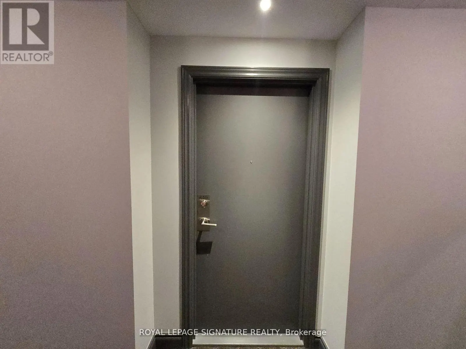 610 - 11611 YONGE STREET