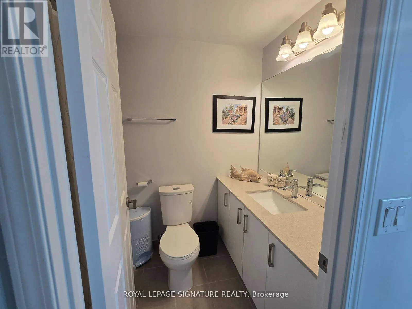 610 - 11611 YONGE STREET