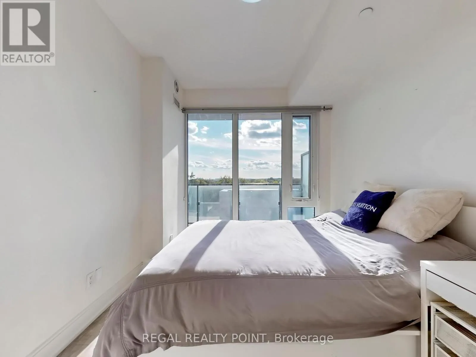 708 - 9608 YONGE STREET