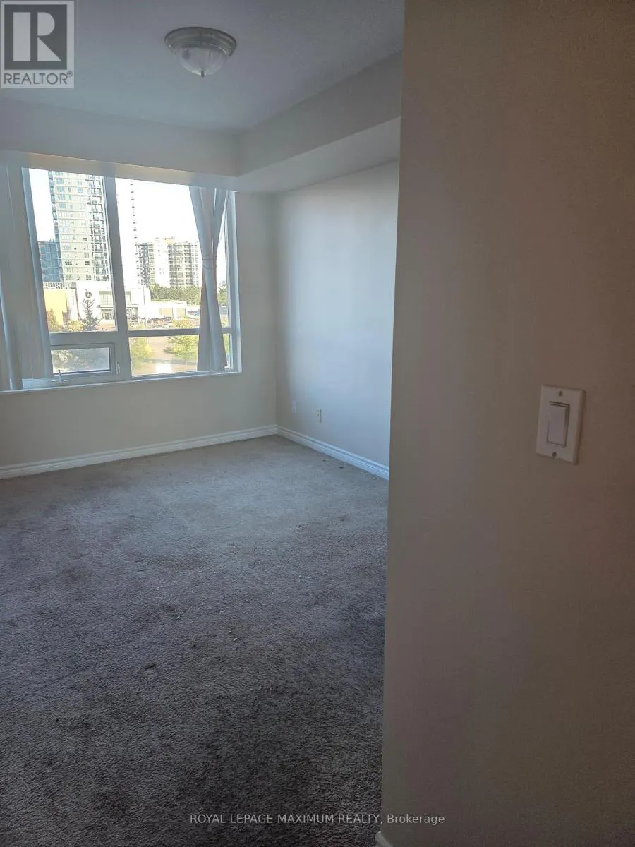 302 - 88 PROMENADE CIRCLE
