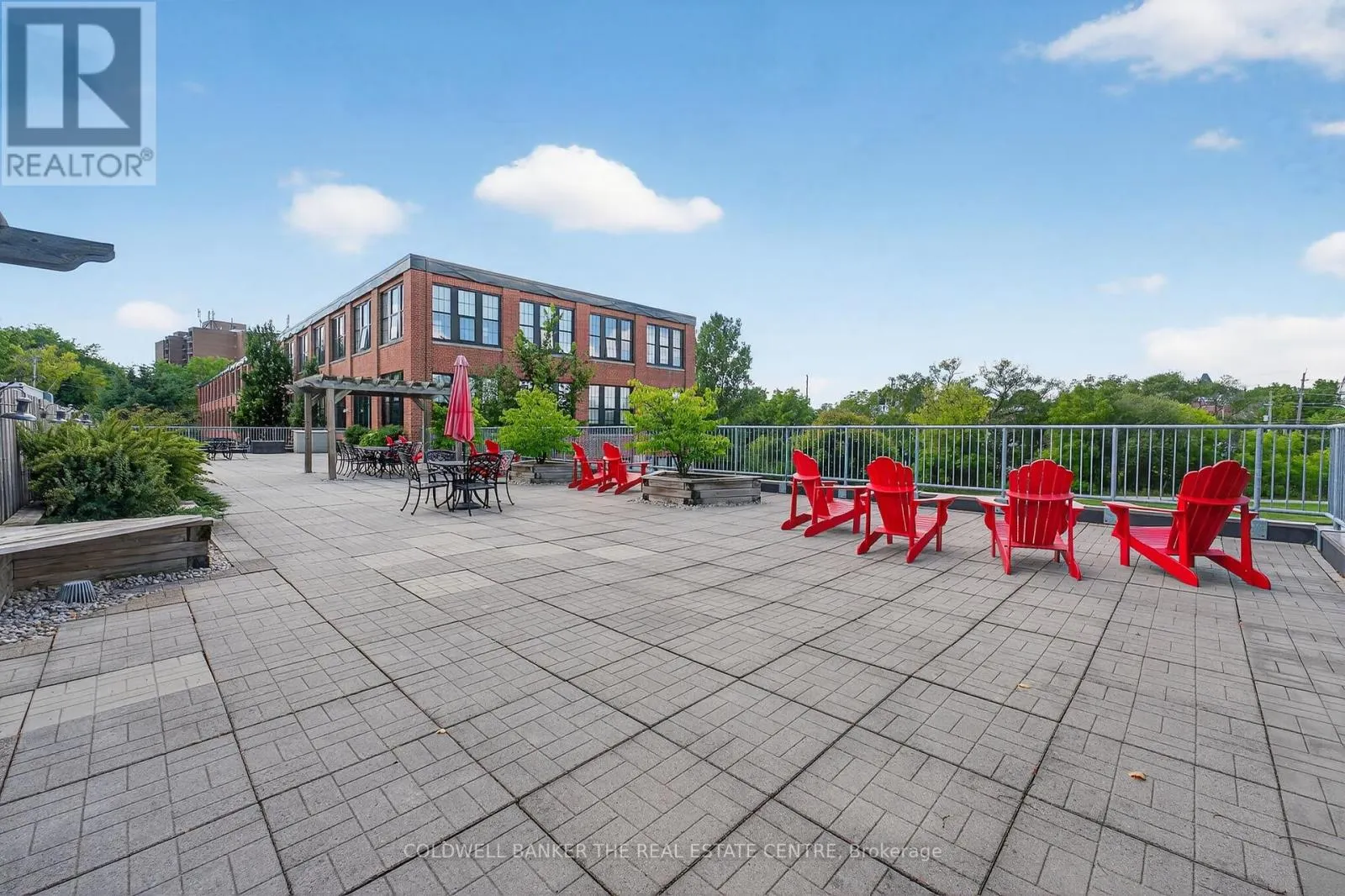 318 - 543 TIMOTHY STREET