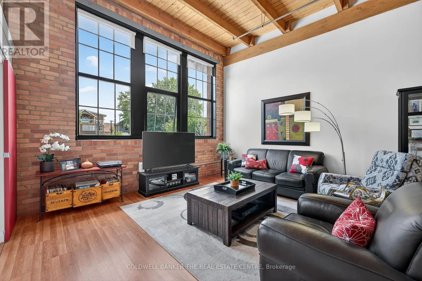 318 - 543 TIMOTHY STREET