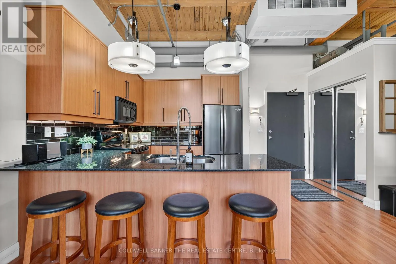 318 - 543 TIMOTHY STREET