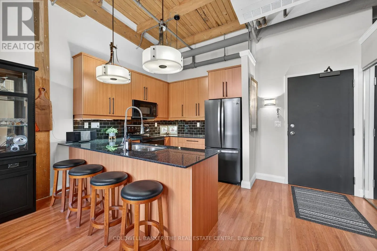 318 - 543 TIMOTHY STREET