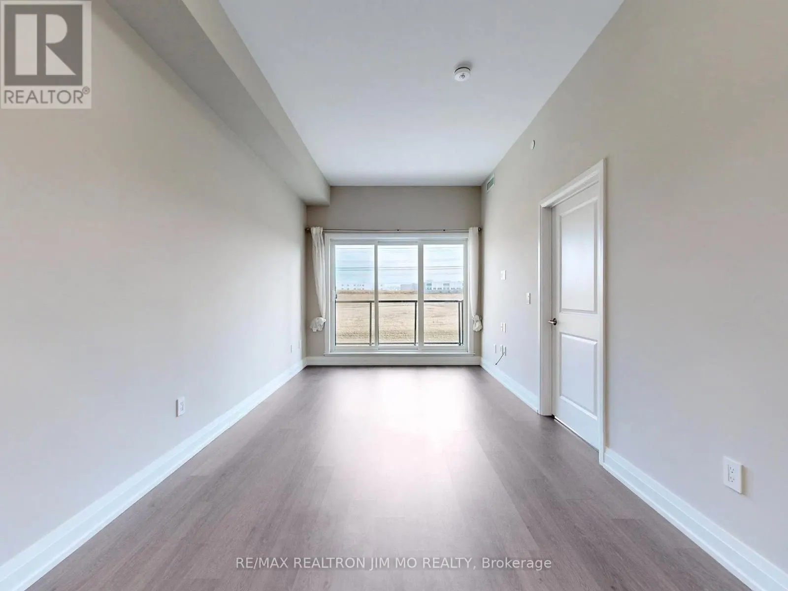 416 - 555 WILLIAM GRAHAM DRIVE