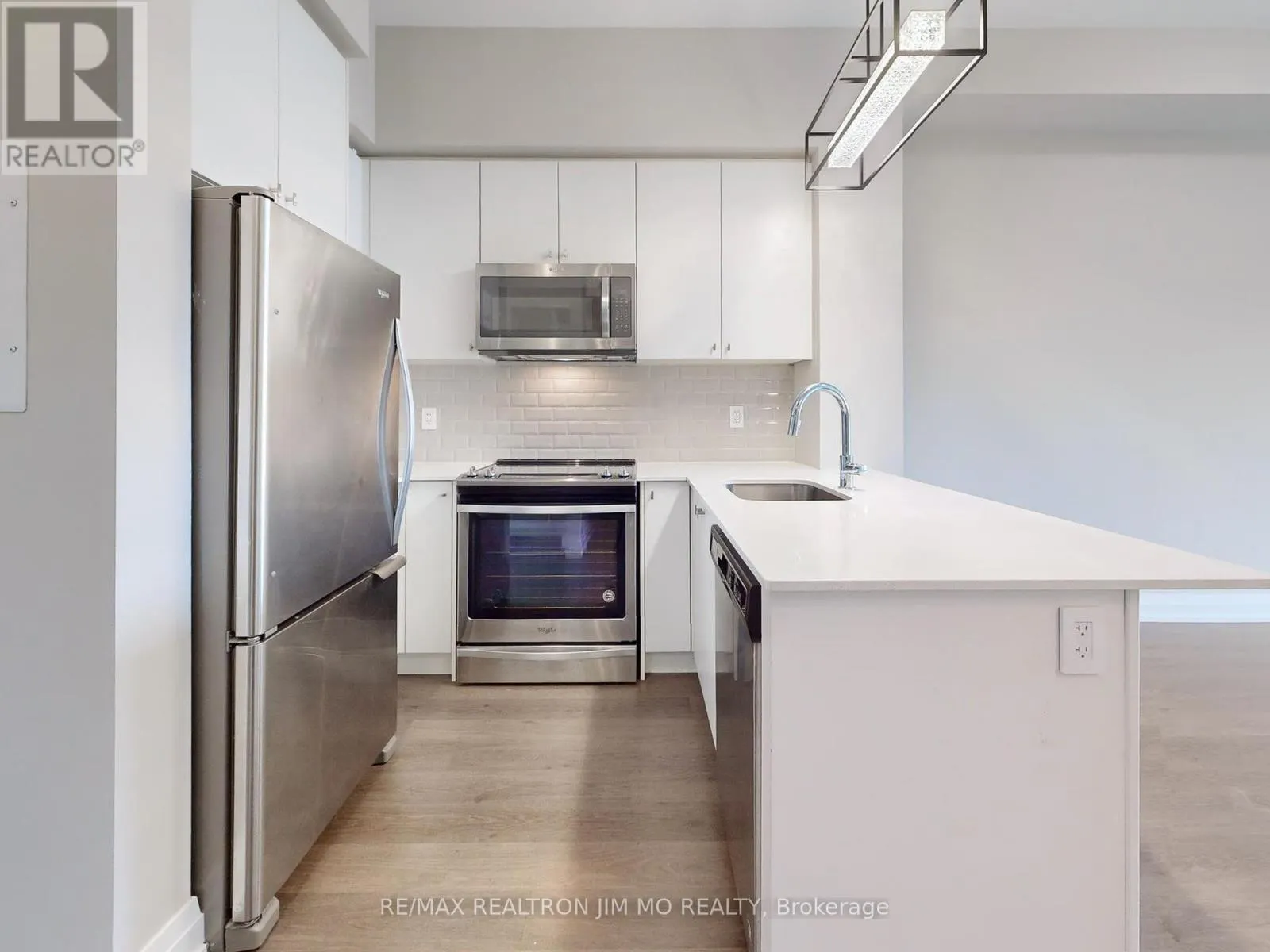 416 - 555 WILLIAM GRAHAM DRIVE