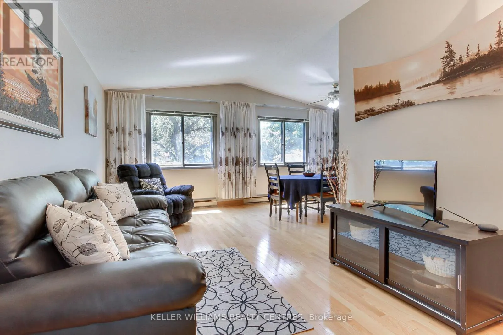 871 ELGIN STREET