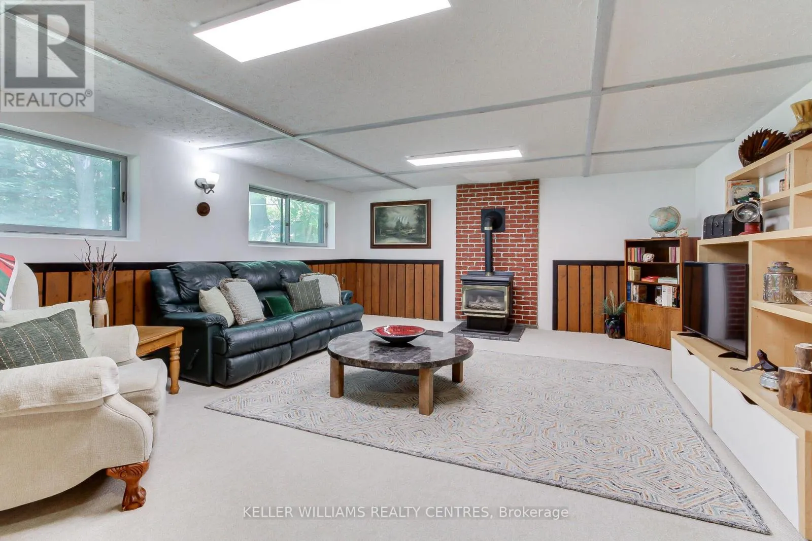871 ELGIN STREET