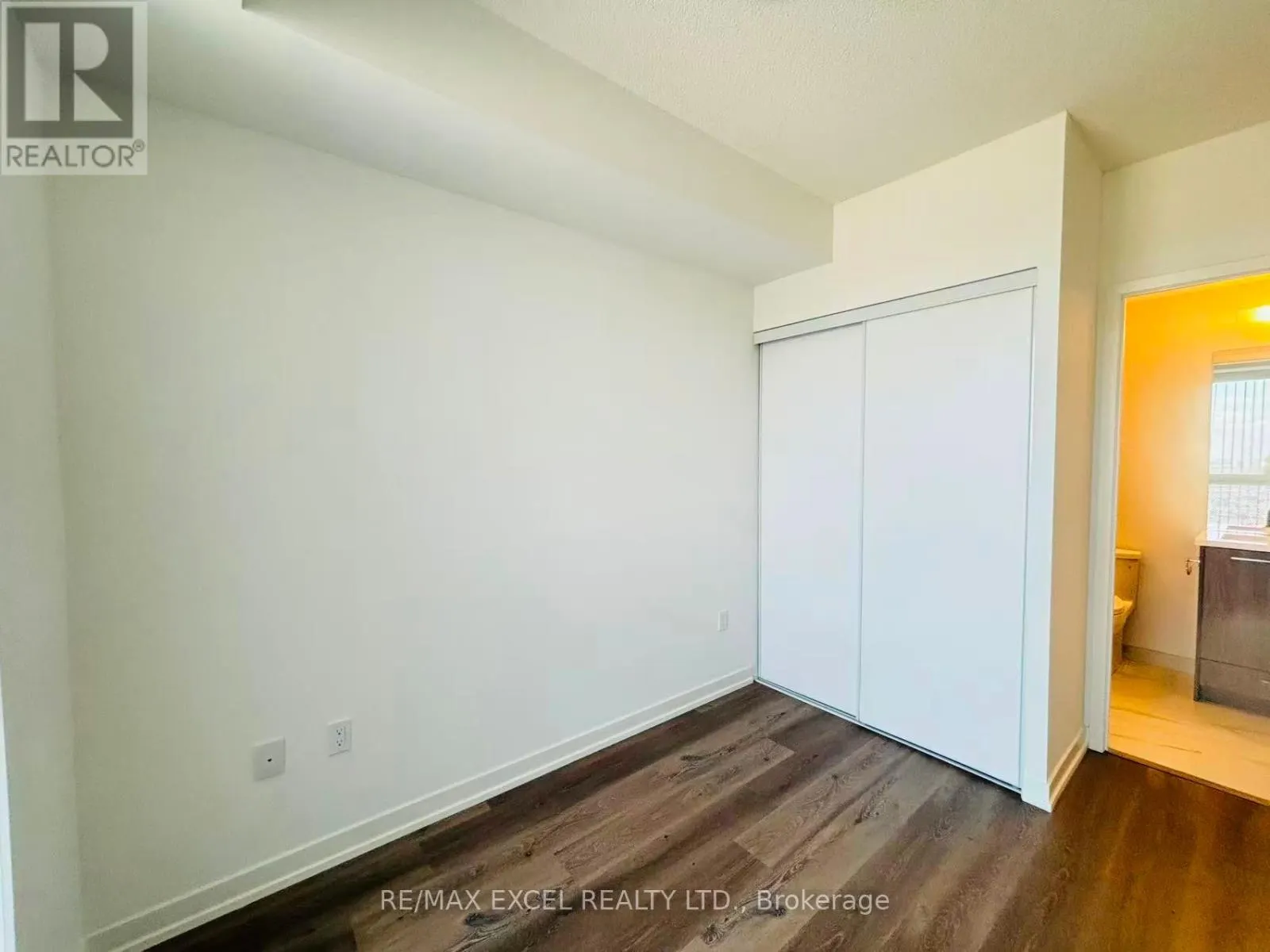 3906 - 28 INTERCHANGE WAY