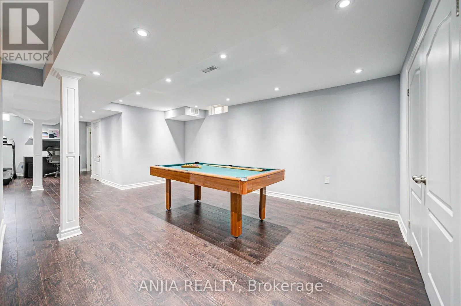 140 EDWARD JEFFERYS AVENUE
