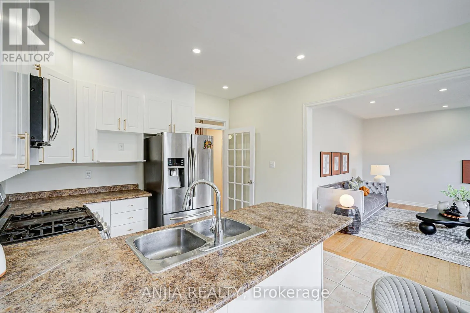 140 EDWARD JEFFERYS AVENUE