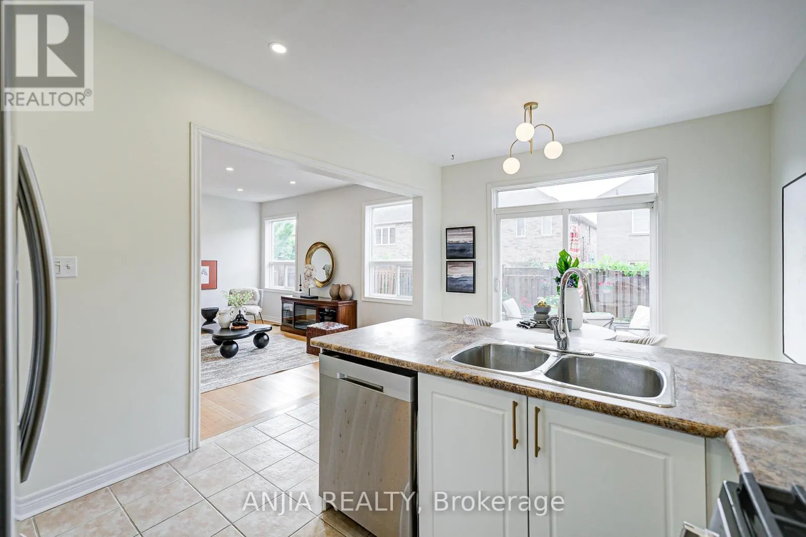 140 EDWARD JEFFERYS AVENUE