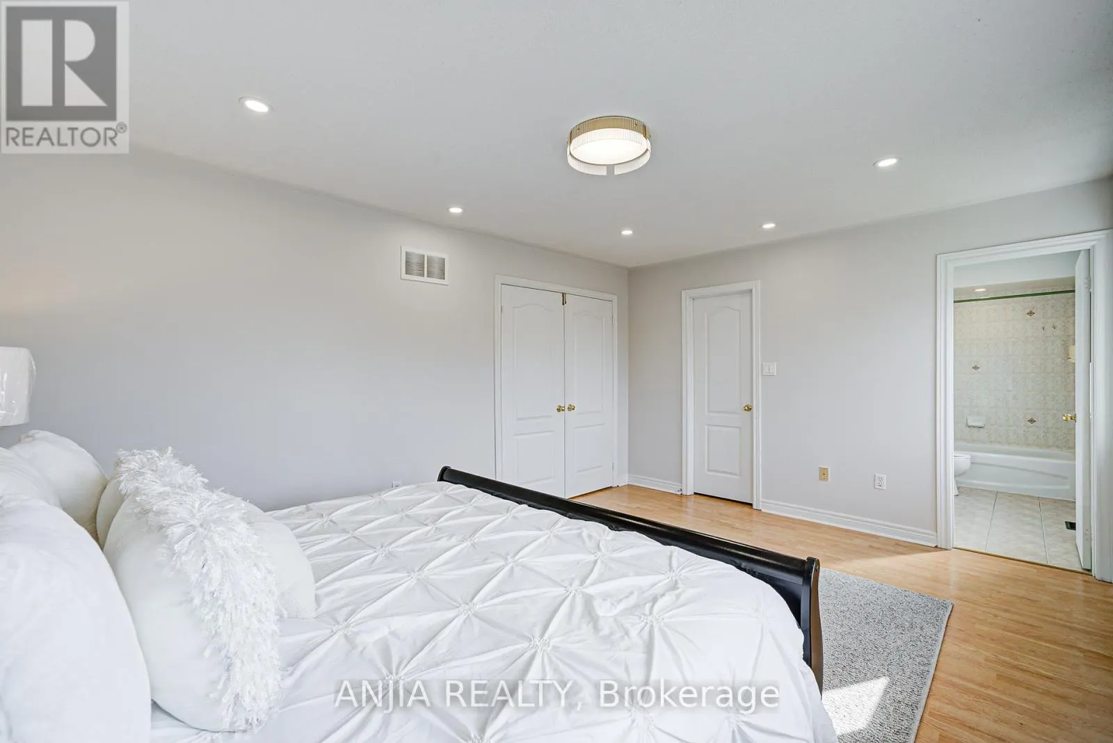 140 EDWARD JEFFERYS AVENUE