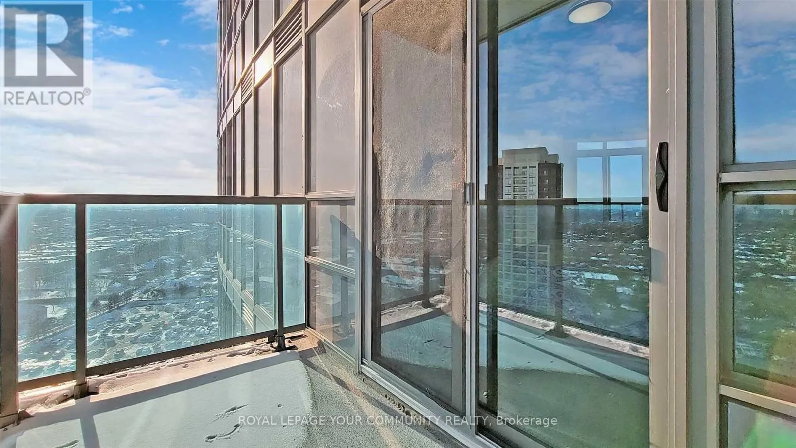 2426 - 7161 YONGE STREET